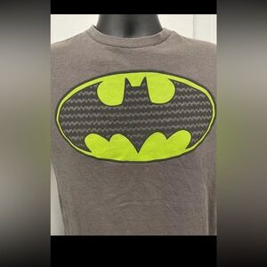 Batman Logo Shirt. Size Medium License Merchandise Excellent Condition